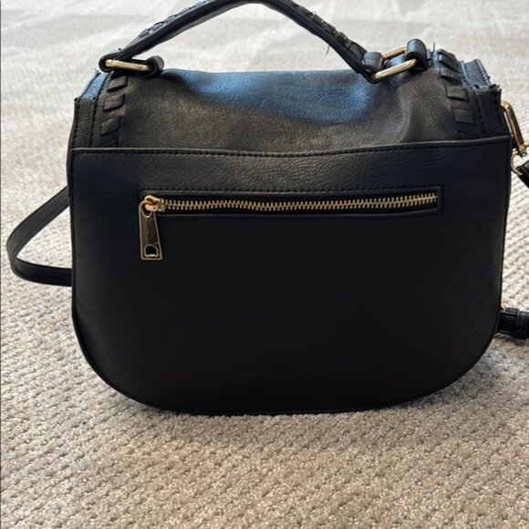 ❤️Vici —Urban Expressions Black and Gold Shoulder Bag with Saddle Shape - Picture 7 of 10